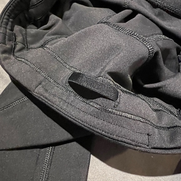 Lululemon Train Pocket Leggings - Picture 5 of 10